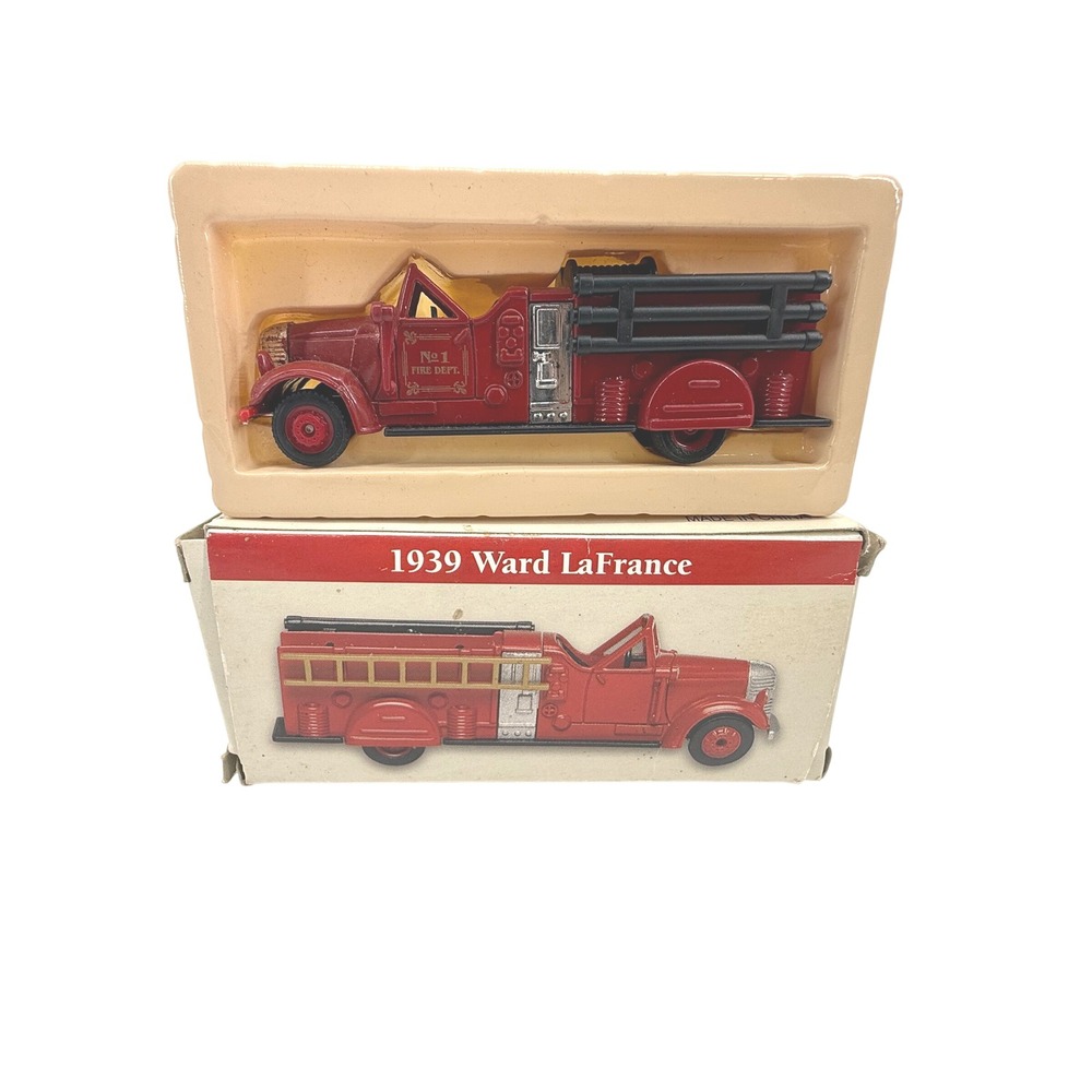 1999 Reader's Digest 1939 Ward LaFrance Fire Truck Diecast Red Original Box‎